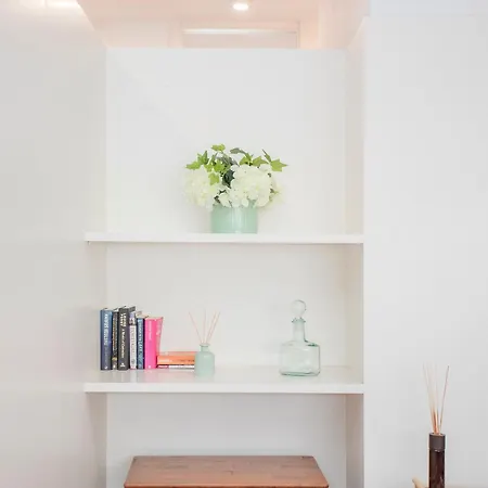 Liiiving In - Light Trendy Апартаменты
