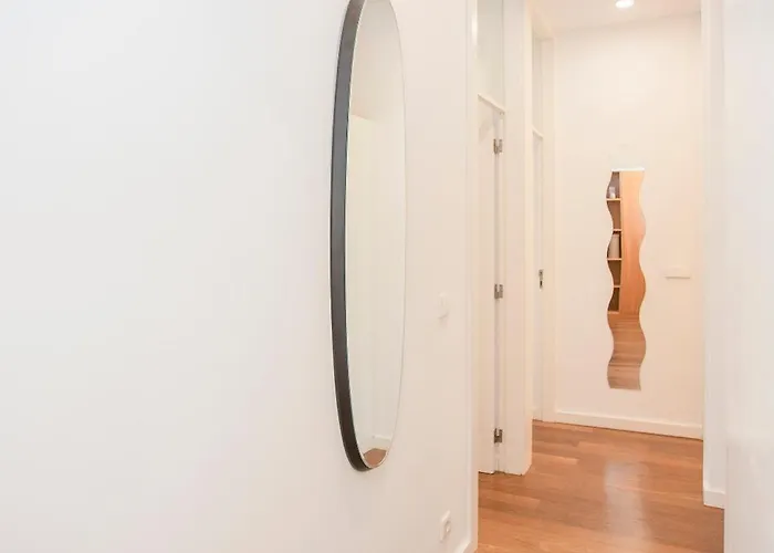 Liiiving In - Light Trendy * ポルト