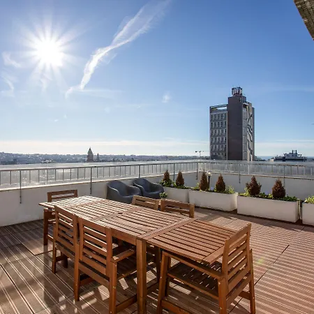 Liiiving In - Light Trendy Oporto