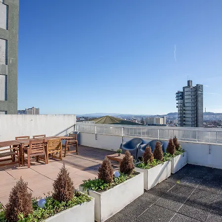 Liiiving In - Light Trendy * פורטו