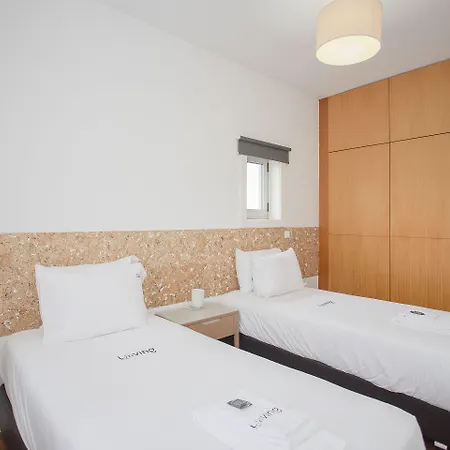 Liiiving In - Light Trendy * פורטו