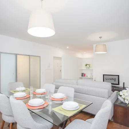 Liiiving In - Light Trendy Appartamento Oporto