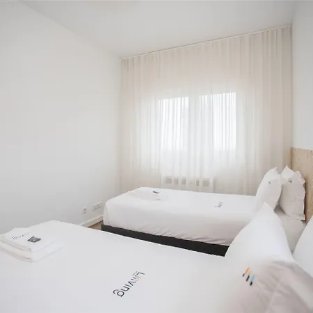 Liiiving In - Light Trendy Oporto