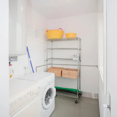 Liiiving In - Light Trendy