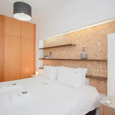 Liiiving In - Light Trendy *