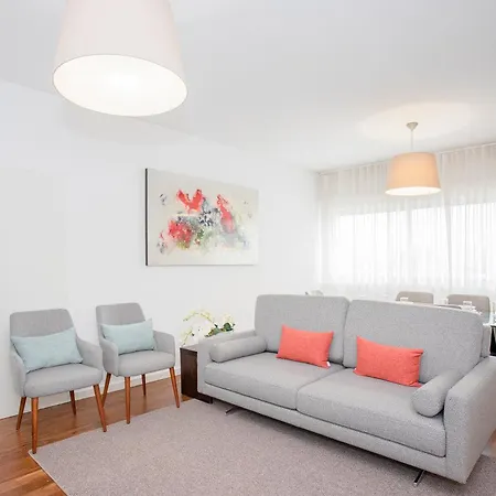 Liiiving In - Light Trendy Apartment