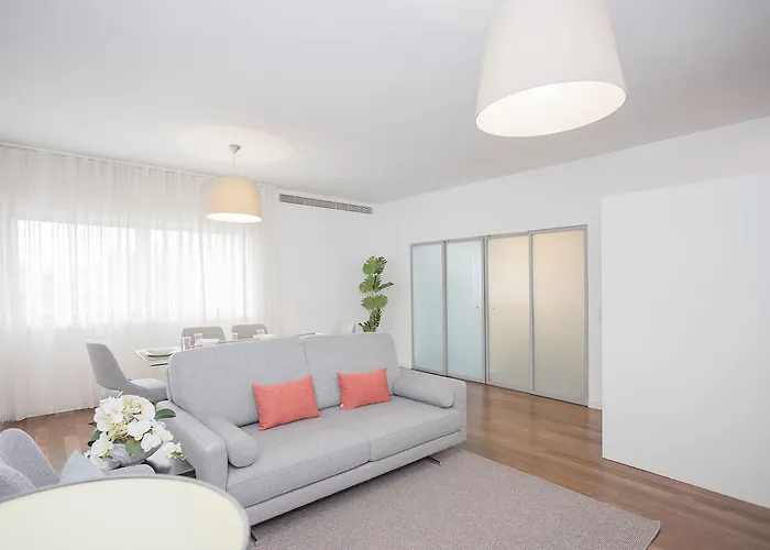 Apartment Liiiving In - Light Trendy