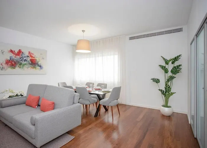 Apartment Liiiving In - Light Trendy