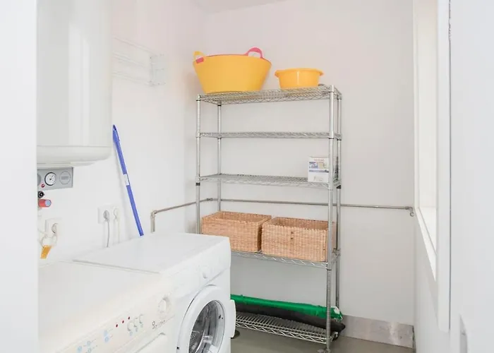 Liiiving In - Light Trendy