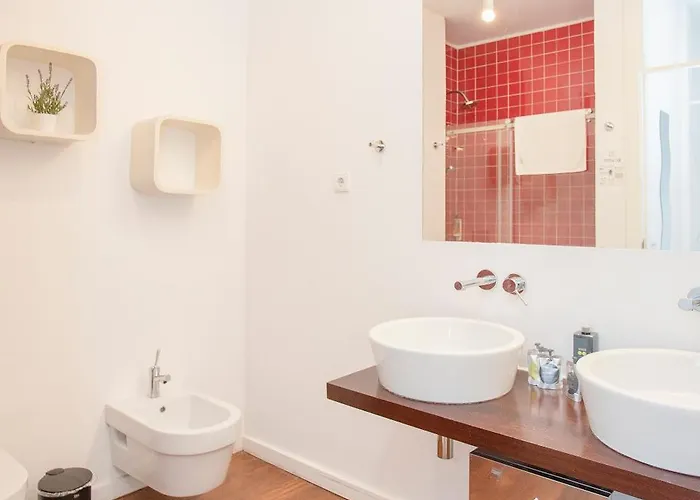 Liiiving In - Light Trendy Porto