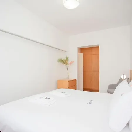 Apartment Liiiving In - Light Trendy