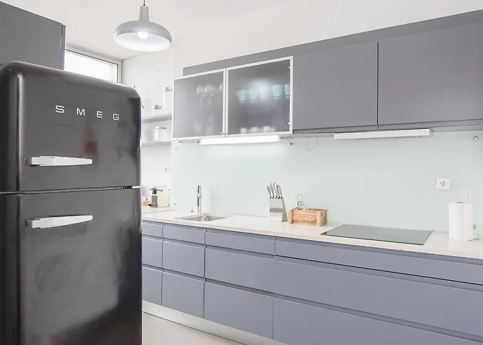 Liiiving In - Light Trendy * 波尔图