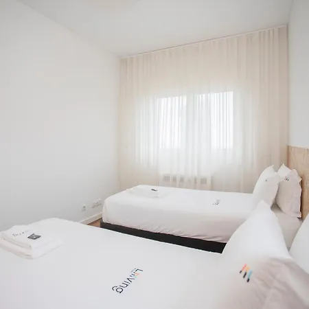 Liiiving In - Light Trendy 아파트 *