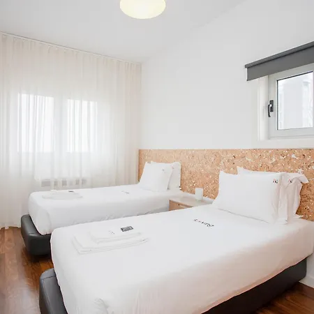 Liiiving In - Light Trendy *