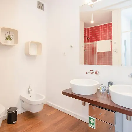 Liiiving In - Light Trendy