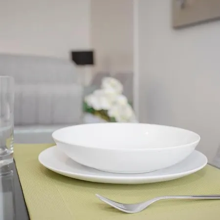 Liiiving In - Light Trendy Lejlighed