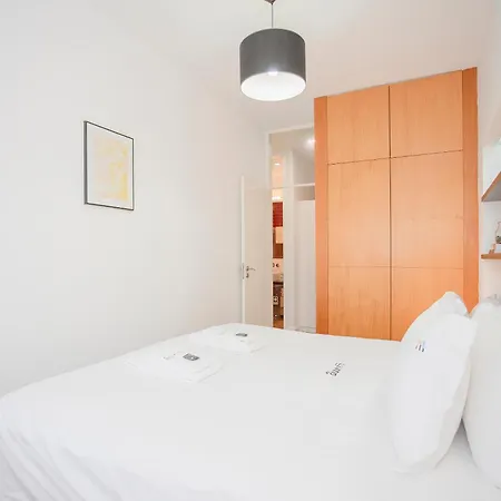 Liiiving In - Light Trendy * 포르투