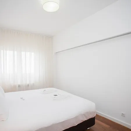 Apartment Liiiving In - Light Trendy *