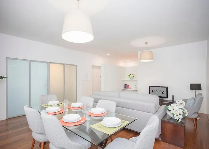 Liiiving In - Light Trendy * 포르투