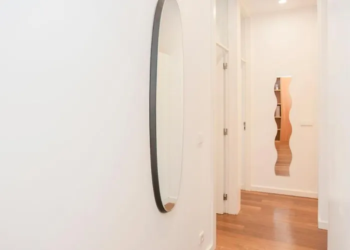 Liiiving In - Light Trendy *